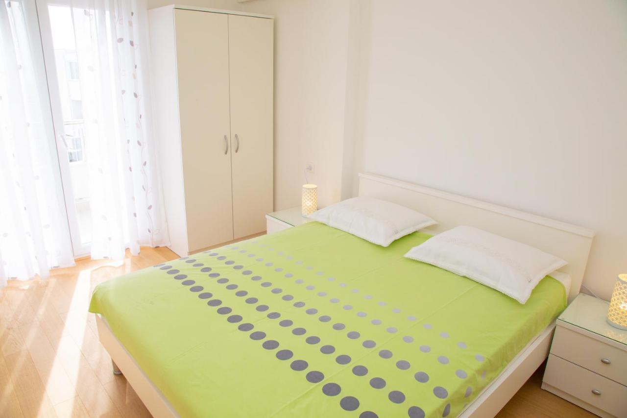 Tonica Apartments Novalja Bagian luar foto