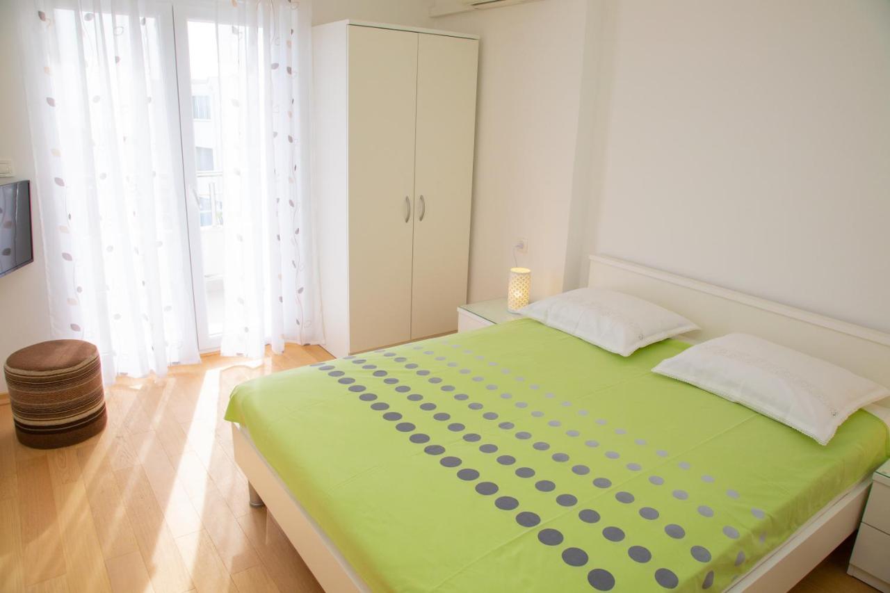 Tonica Apartments Novalja Bagian luar foto